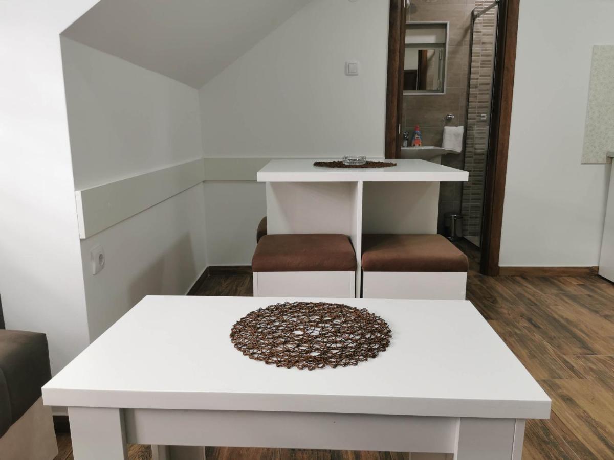Sobe I Apartmani Casa Mia Pecinci Zewnętrze zdjęcie