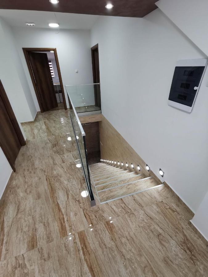 Sobe I Apartmani Casa Mia Pecinci Zewnętrze zdjęcie