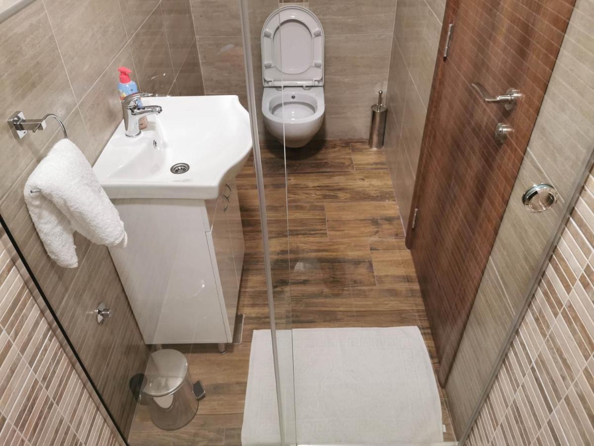 Sobe I Apartmani Casa Mia Pecinci Zewnętrze zdjęcie