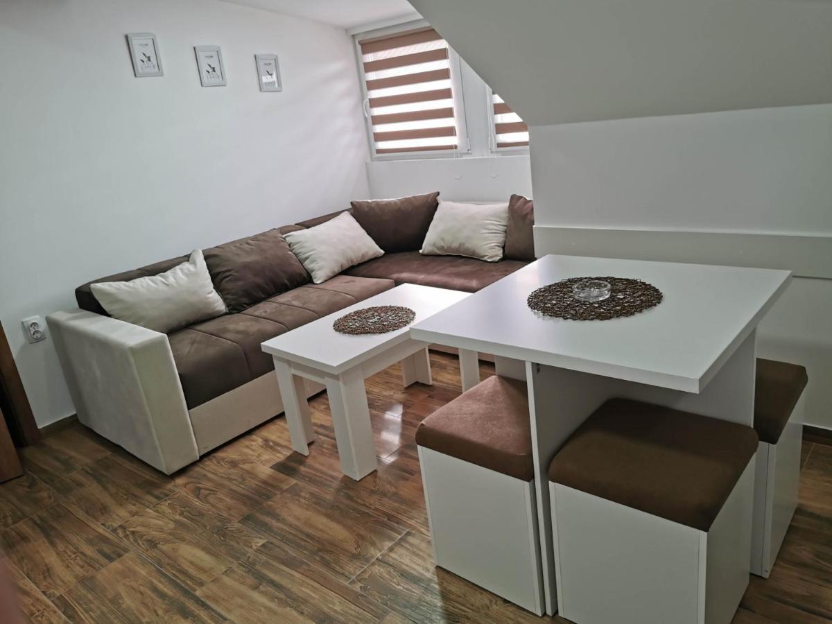 Sobe I Apartmani Casa Mia Pecinci Zewnętrze zdjęcie
