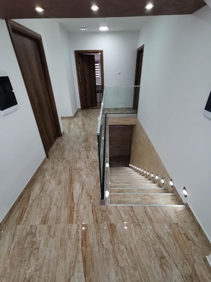 Sobe I Apartmani Casa Mia Pecinci Zewnętrze zdjęcie