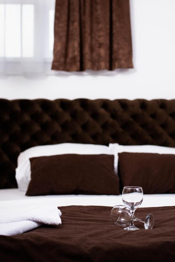 Sobe I Apartmani Casa Mia Pecinci Zewnętrze zdjęcie