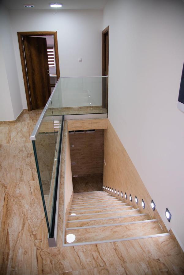 Sobe I Apartmani Casa Mia Pecinci Zewnętrze zdjęcie