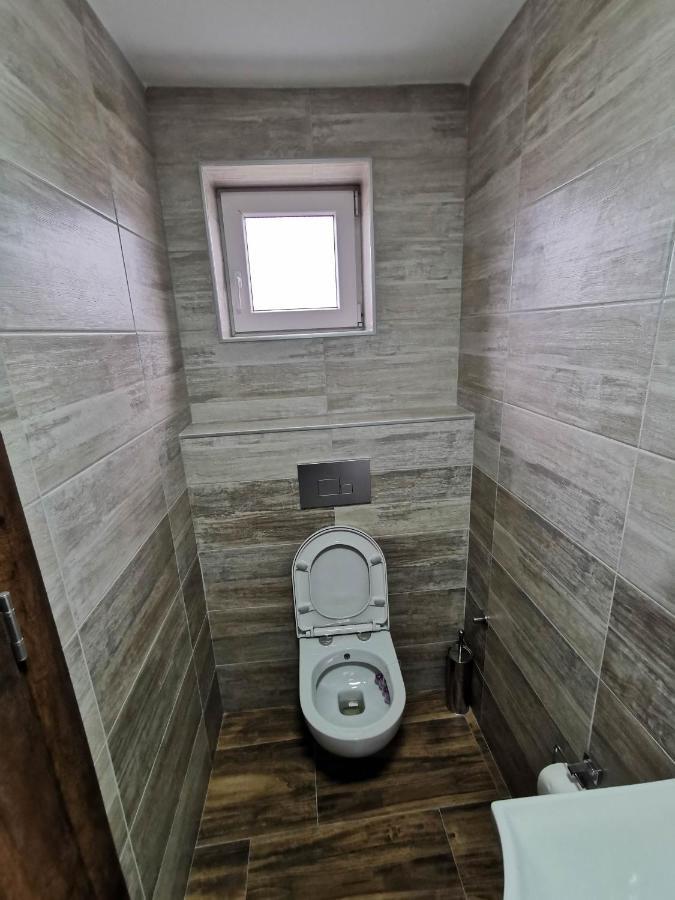Sobe I Apartmani Casa Mia Pecinci Zewnętrze zdjęcie