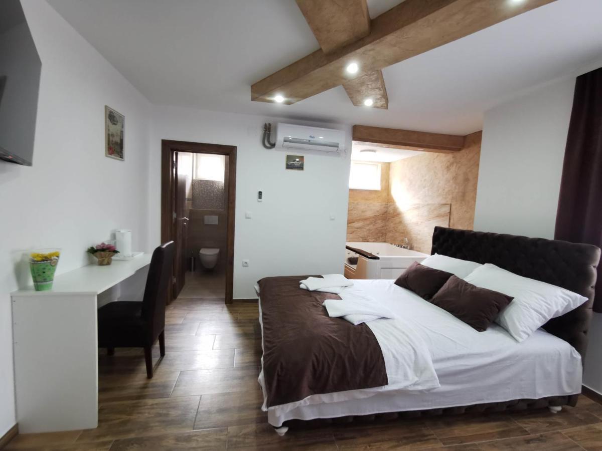 Sobe I Apartmani Casa Mia Pecinci Zewnętrze zdjęcie
